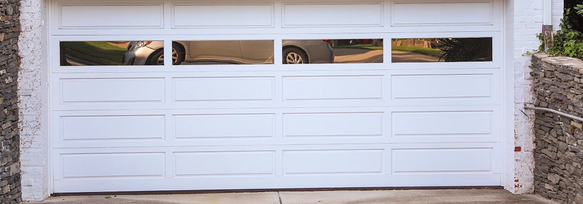Wood Garage Door Bang Sound Repair in Quebec